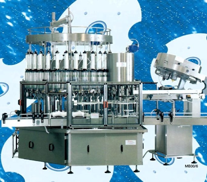 Monoblocco automatico per il riempimento e la tappatura di bottiglie.